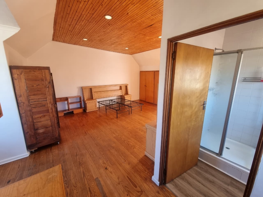 2 Bedroom Property for Sale in Claremont Western Cape